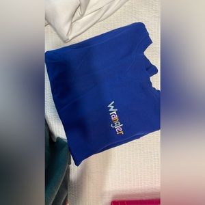 Women’s retro wrangler crewneck 🌸